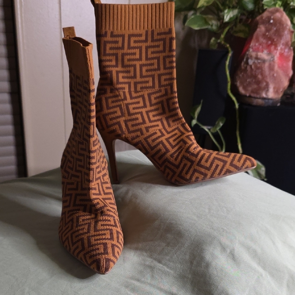 Catherine Malandrino Brown Geometric Heeled Boots